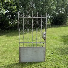 Alter Schmiedeeiserner Zaun +